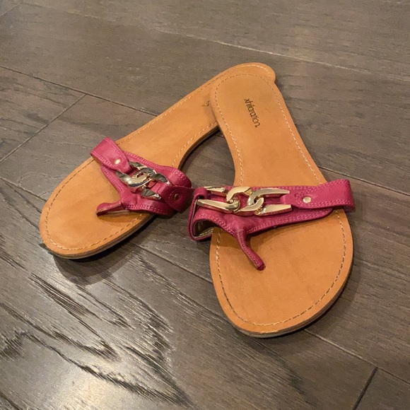 Xhilaration Sandals - Picture 2 of 3
